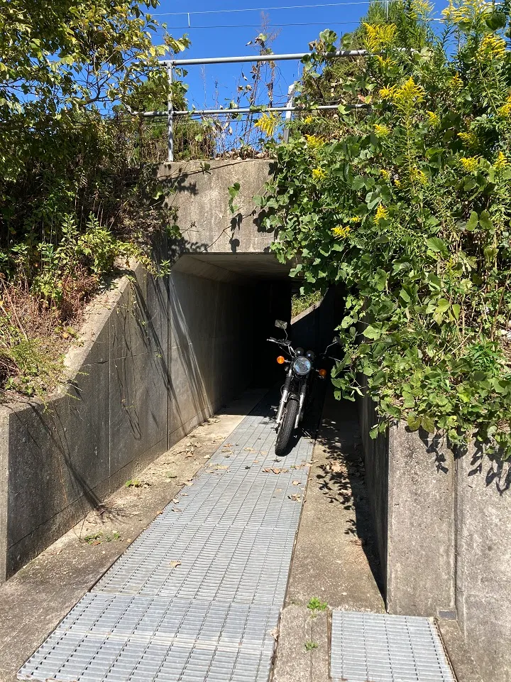 トンネル×SR400