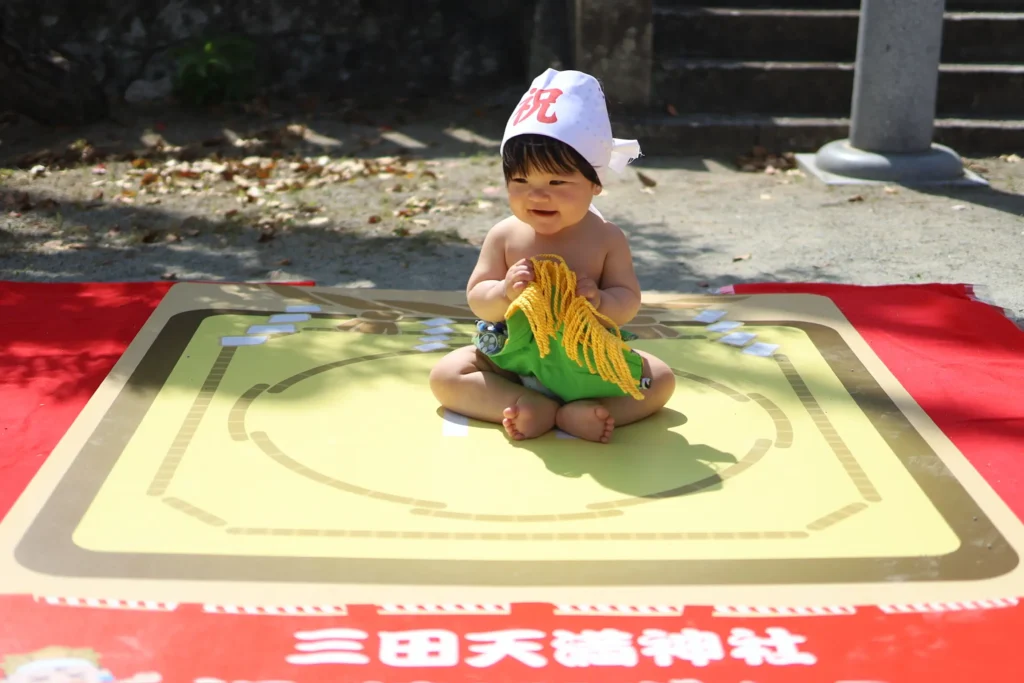 泣き相撲参加の赤ちゃん