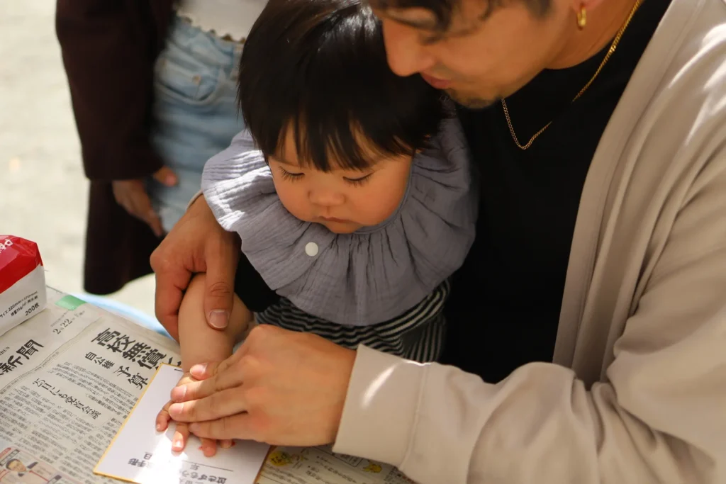 泣き相撲受付のようす