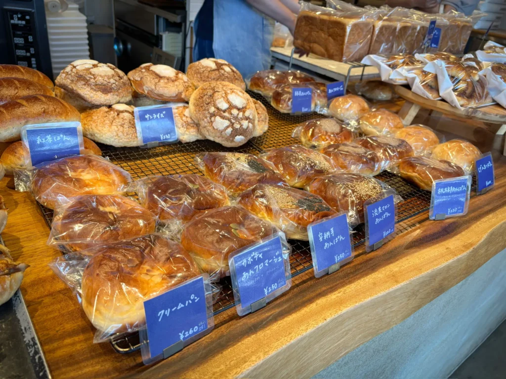 BENCHiのパン