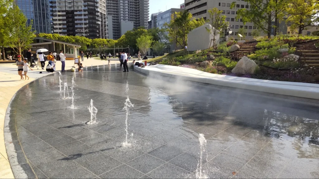 東遊園地